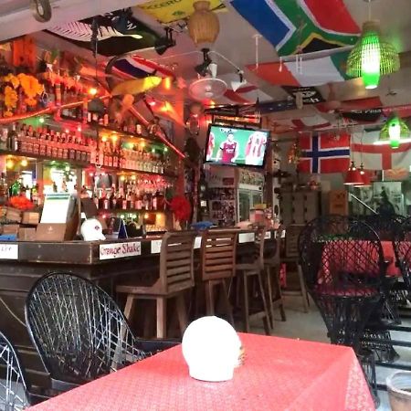 Vech Guesthouse Patong מראה חיצוני תמונה