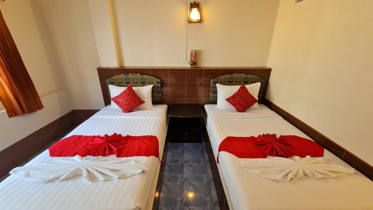 Vech Guesthouse Patong מראה חיצוני תמונה
