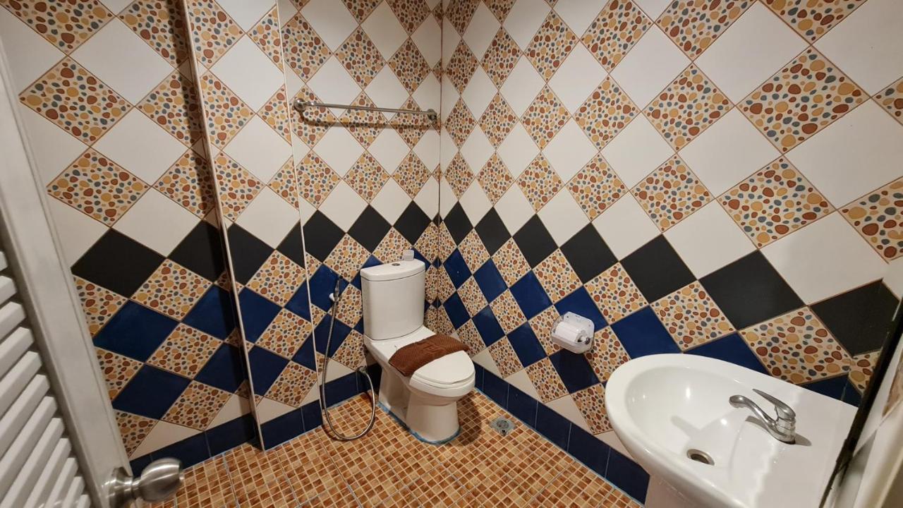 Vech Guesthouse Patong מראה חיצוני תמונה